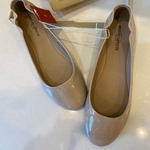 Brand Nee neutral Ballet flats
